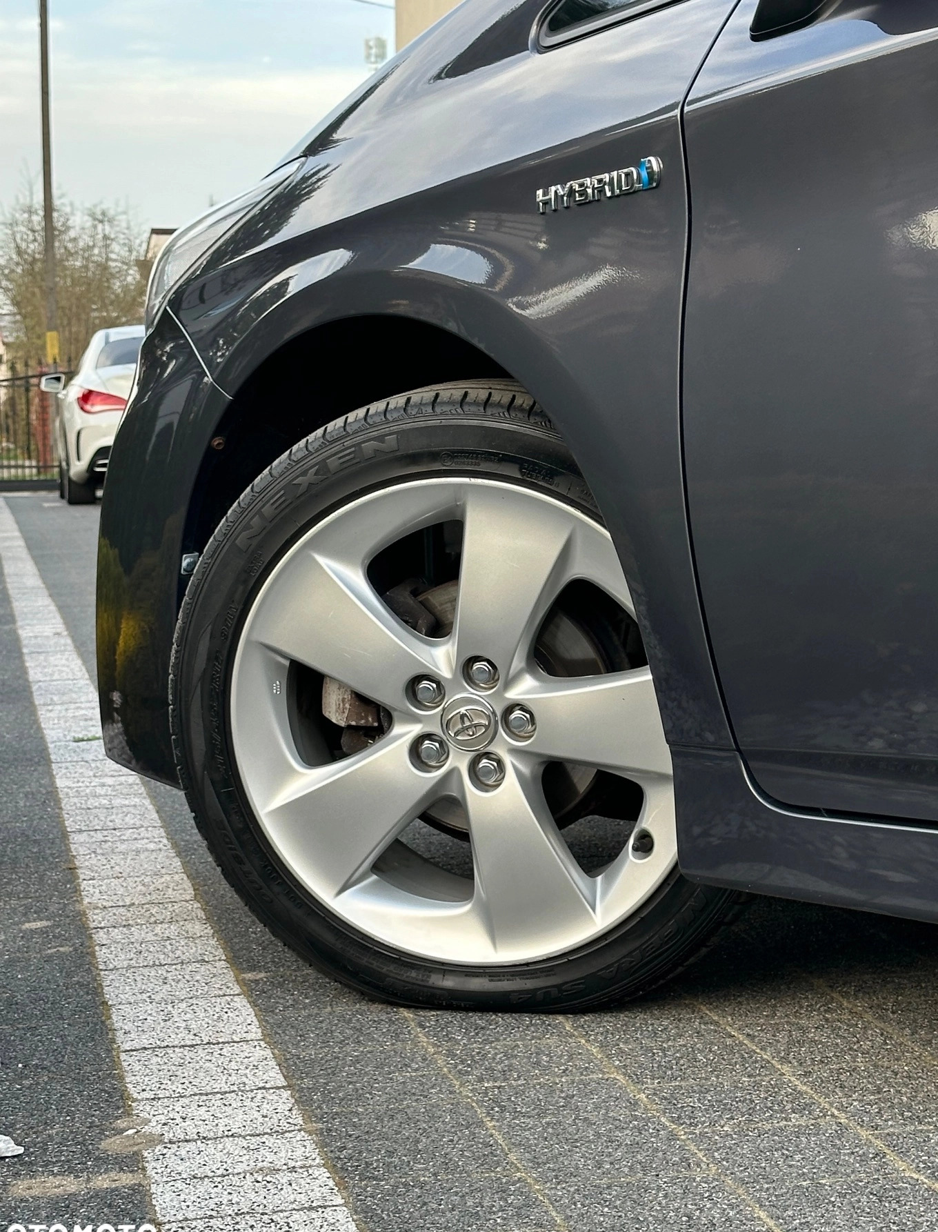 Toyota Prius cena 40900 przebieg: 185000, rok produkcji 2011 z Twardogóra małe 781